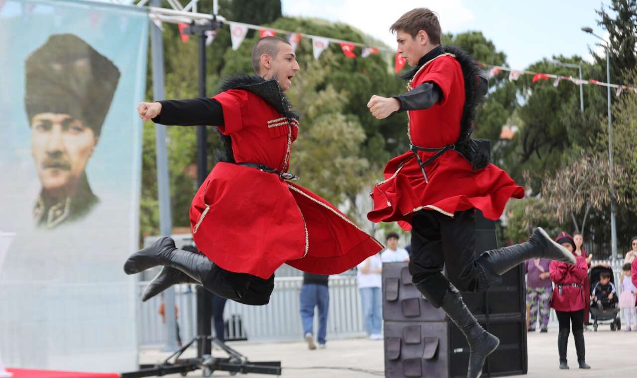 Muğla’da 23 Nisan Coşkusu: Çocuklar Bayramı Doyasıya Yaşadı 3